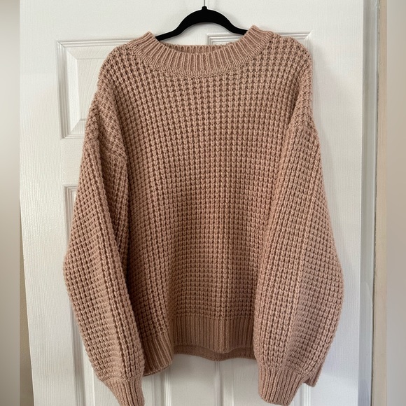 Large Pink Heavy Knit Sweater - Picture 3 of 5